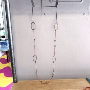 ART NECKLACE red black wire oval STATEMENT CREATIVE